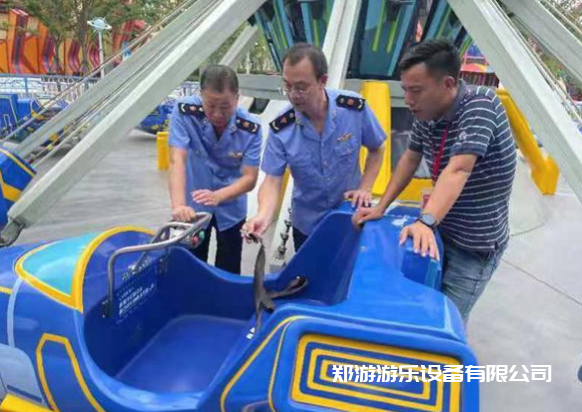 排查大型游樂(lè )設施 確保游客暑期安全